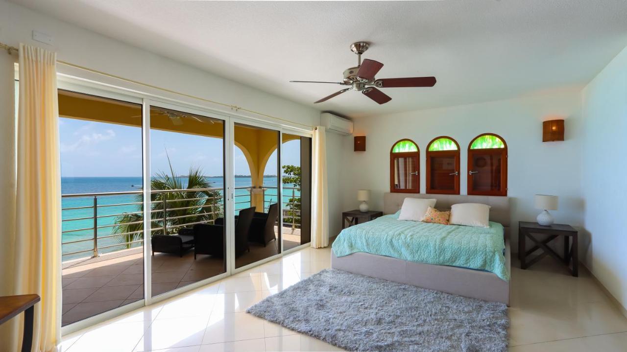 Encanto- 2 Bedroom Beachfront Condo - Simpson Bay! Exterior photo